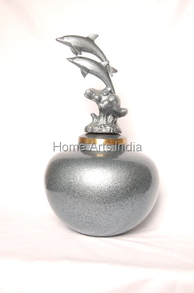 Urn- 95.JPG